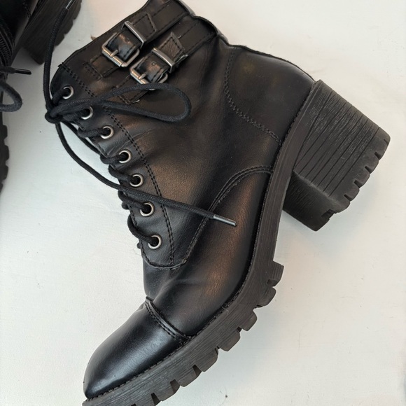 Size 9.5, black Steve Madden combat bootie. Zipper sides, 2.5 in heel. - Picture 6 of 15